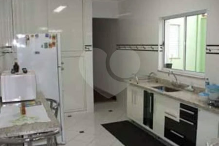 Sobrado à venda com 4 quartos, sendo 1 suíte, em Santa Teresinha, São Paulo, SP