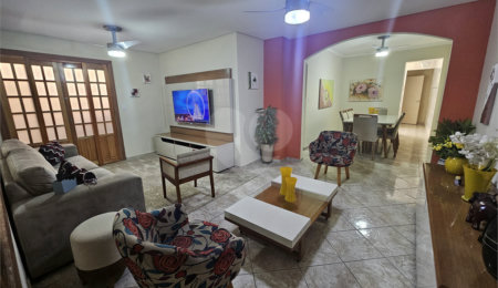 Casa à venda com 3 quartos, sendo 1 suíte,  em Conjunto Residencial Nova Bertioga, Mogi das Cruzes, SP