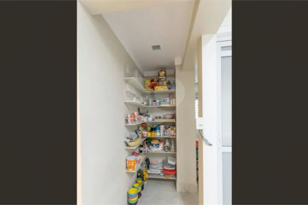 Apartamento à venda com 3 quartos, sendo 1 suíte, em Vila Anastácio, São Paulo, SP