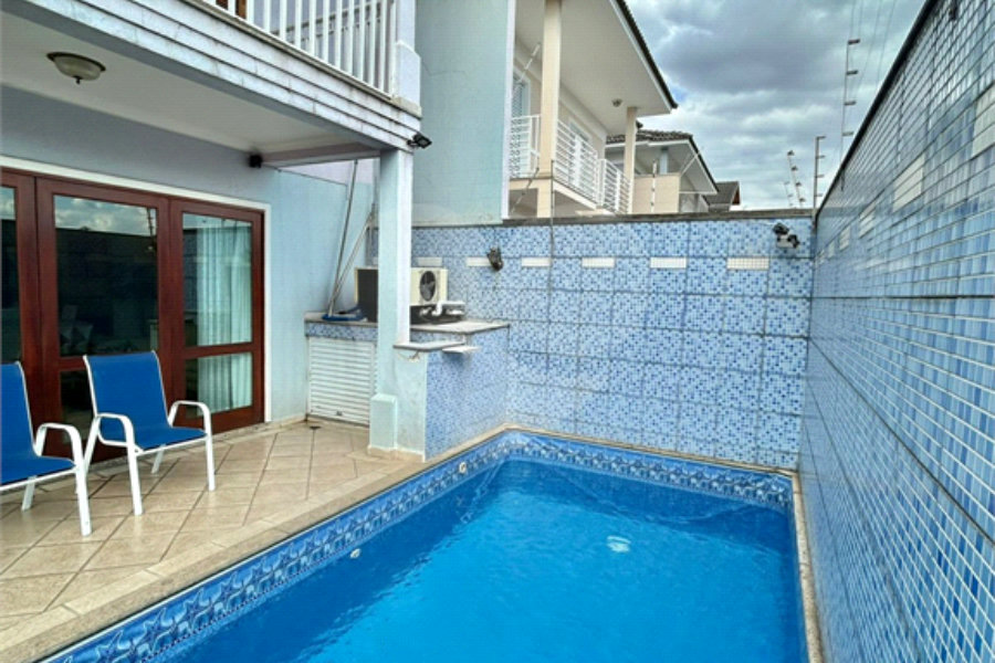 Sobrado à venda ou para alugar com 4 quartos, sendo 2 suítes, em Tremembé, São Paulo, SP