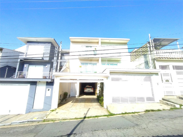 Sobrado à venda com 3 suítes em Santana, São Paulo, SP