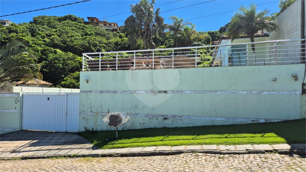 Casa à venda com 6 quartos, sendo 4 suítes, em Ferradura, Armação dos Búzios, RJ