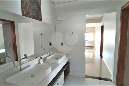 Chácara à venda com 6 quartos, sendo 4 suítes,  em Pinheirinho, Vinhedo, SP