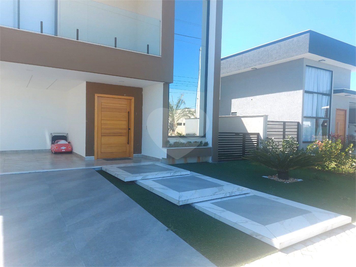 Casa à venda com 4 quartos, sendo 3 suítes, em Ogiva, Cabo Frio, RJ