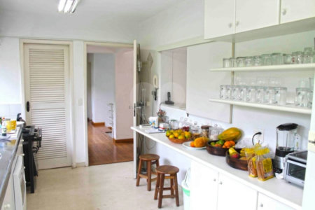 Casa à venda com 3 quartos, sendo 1 suíte, em Guarapiranga, São Paulo, SP