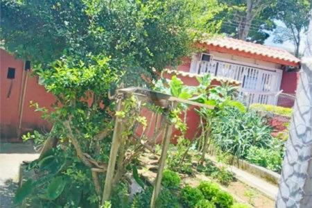 Sobrado à venda com 3 quartos, sendo 1 suíte, em Jardim Casa Branca, Suzano, SP