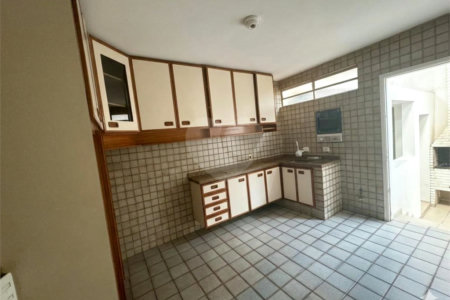 Sobrado à venda com 3 quartos, sendo 1 suíte,  em Vila Santo Antônio, São Paulo, SP