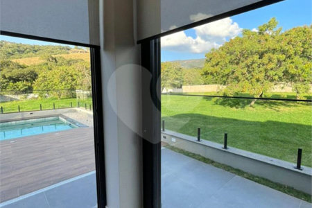 Casa à venda com 3 suítes no condomínio Residencial Granville, Atibaia - SP