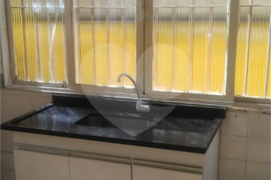 Sobrado à venda com 4 quartos, sendo 1 suíte, em Campo Limpo, São Paulo, SP