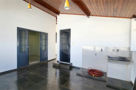 Casa à venda com 3 quartos em Vila Ramaciotti, Valinhos, SP