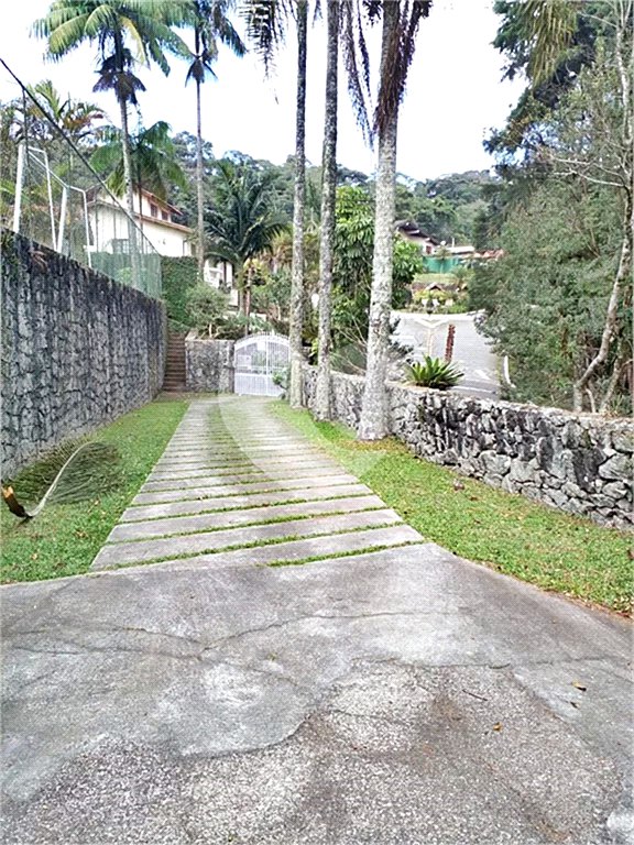 Casa à venda com 4 quartos, sendo 1 suíte,  no condomínio Parque Imperial da Cantareira, Mairiporã - SP