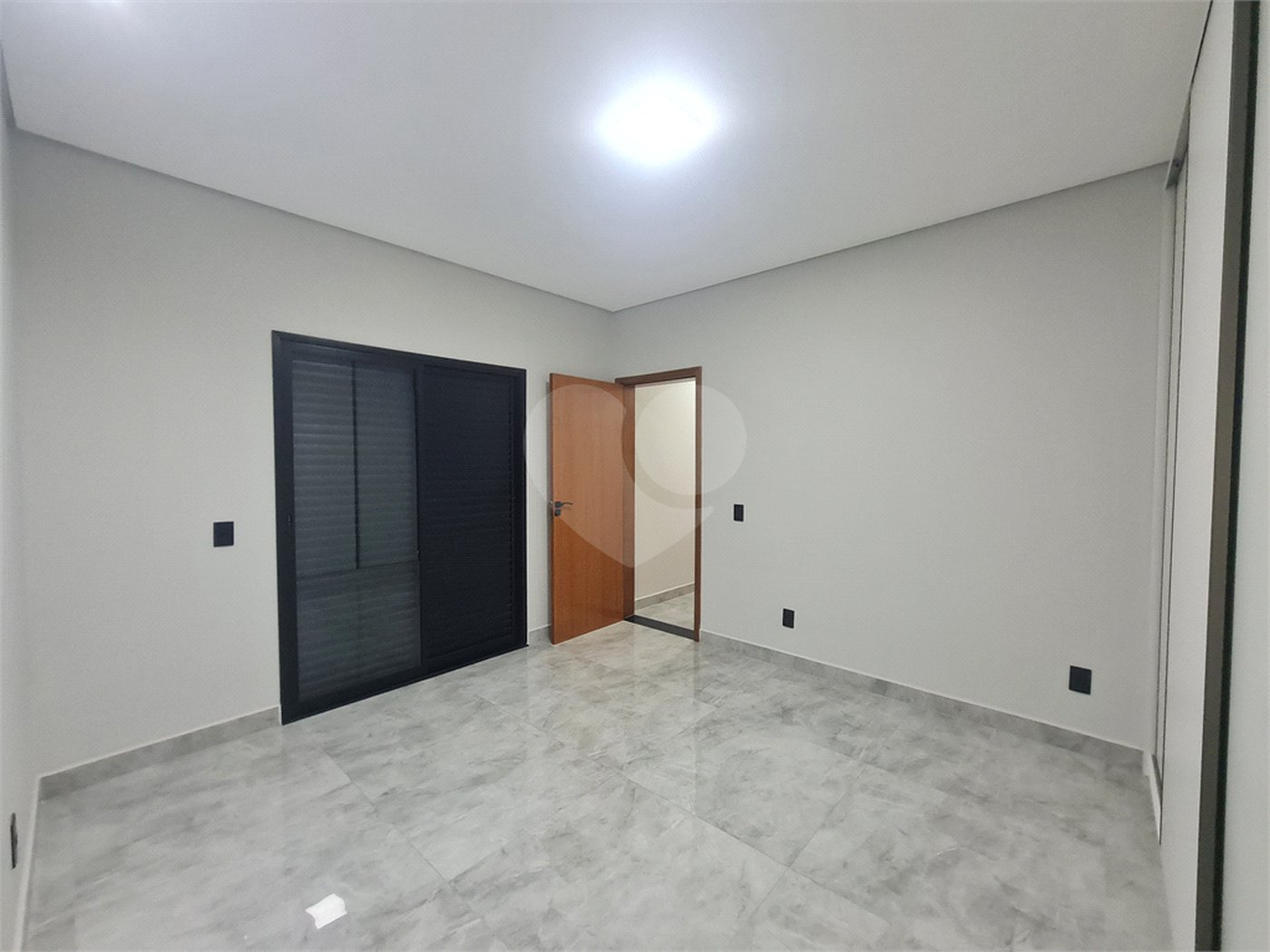 Casa à venda com 3 quartos, sendo 1 suíte,  no condomínio Reserva Ipanema I, Sorocaba - SP