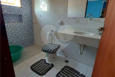 Casa à venda com 4 quartos, sendo 3 suítes,  no Centro, Bom Jesus dos Perdões, SP