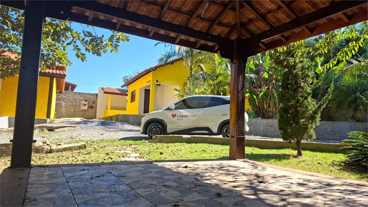 Chácara à venda com 3 suítes em Vila Xisto, São Miguel Arcanjo, SP