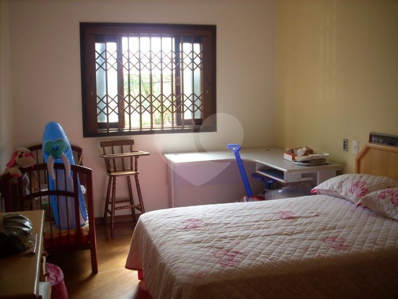 Sobrado à venda com 4 quartos, sendo 2 suítes, em Tremembé, São Paulo, SP