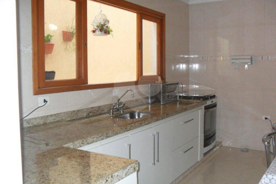 Sobrado à venda com 3 quartos, sendo 1 suíte, em Vila Mazzei, São Paulo, SP