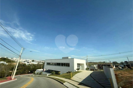 Casa à venda com 3 suítes no condomínio Helena Maria, Sorocaba - SP