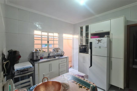 Casa à venda com 3 quartos, sendo 1 suíte, em Vila Carolina, Itapetininga, SP