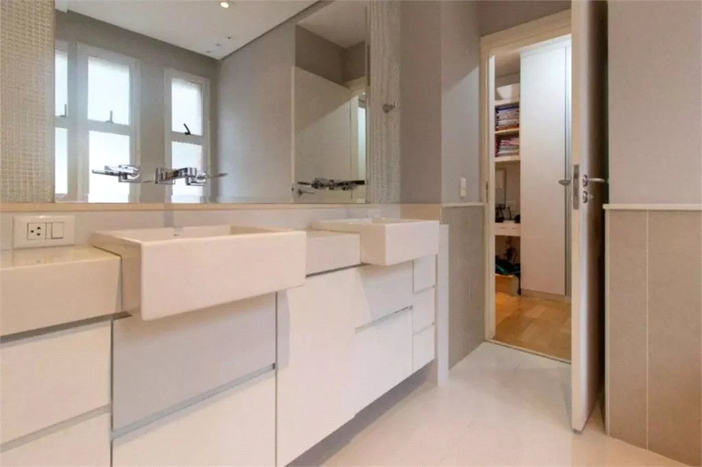 Casa à venda ou para alugar com 4 suítes no condomínio Araucárias, São Paulo - SP