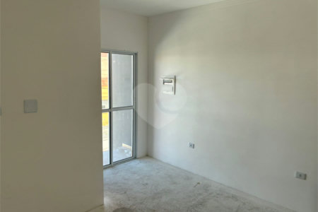 Sobrado à venda com 3 quartos, sendo 1 suíte,  em Calmon Viana, Poá, SP