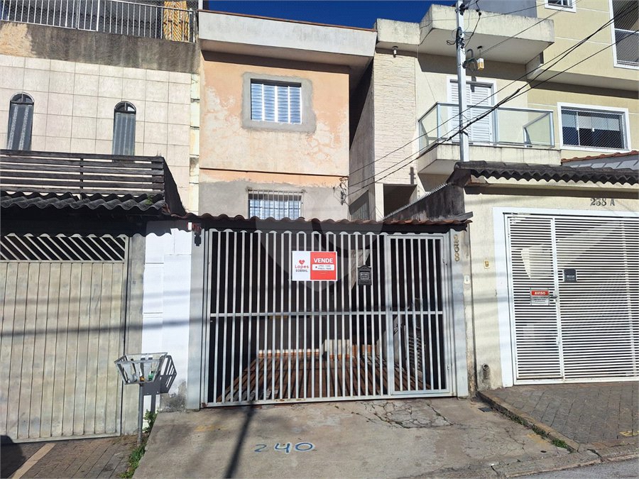 Sobrado à venda com 2 quartos em Vila Nivi, São Paulo, SP
