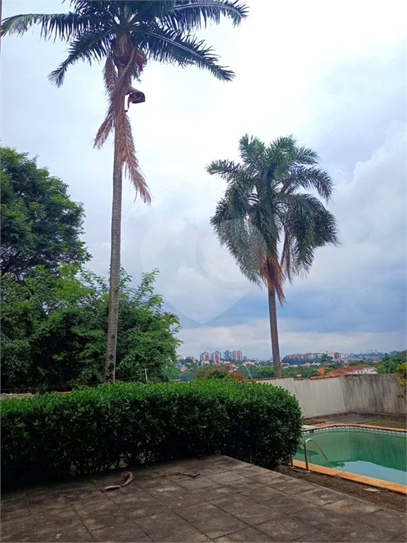 Casa Térrea à venda com 4 quartos, sendo 3 suítes, em Jardim Morumbi, São Paulo, SP