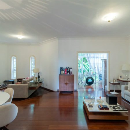 Casa à venda com 4 quartos, sendo 2 suítes, no condomínio Vila das Flores, São Paulo - SP