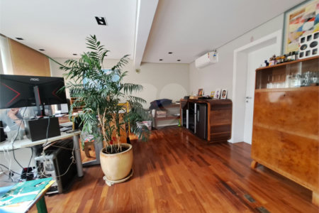 Apartamento à venda com 3 suítes em Campo Belo, São Paulo, SP