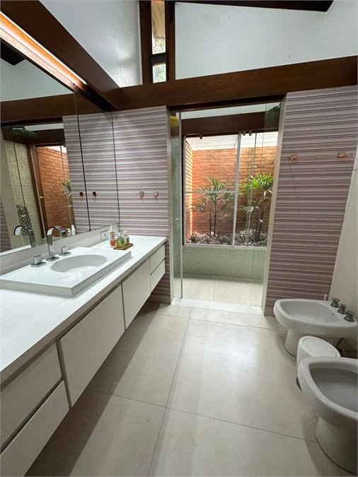 Casa à venda com 4 quartos, sendo 2 suítes, no condomínio Chacara Marques, Santana de Parnaíba - SP
