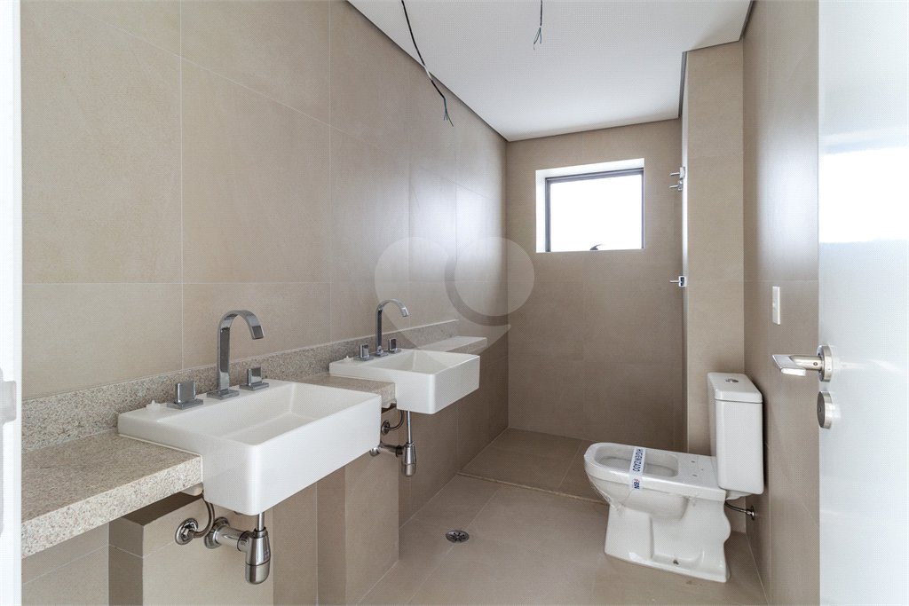 Apartamento à venda ou para alugar com 4 quartos, sendo 3 suítes, em Jardim Morumbi, São Paulo, SP