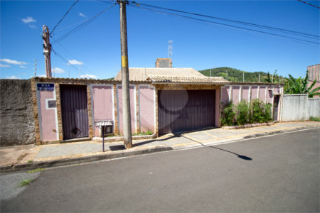 Casa à venda ou para alugar com 4 quartos, sendo 1 suíte, no Centro, São Roque, SP
