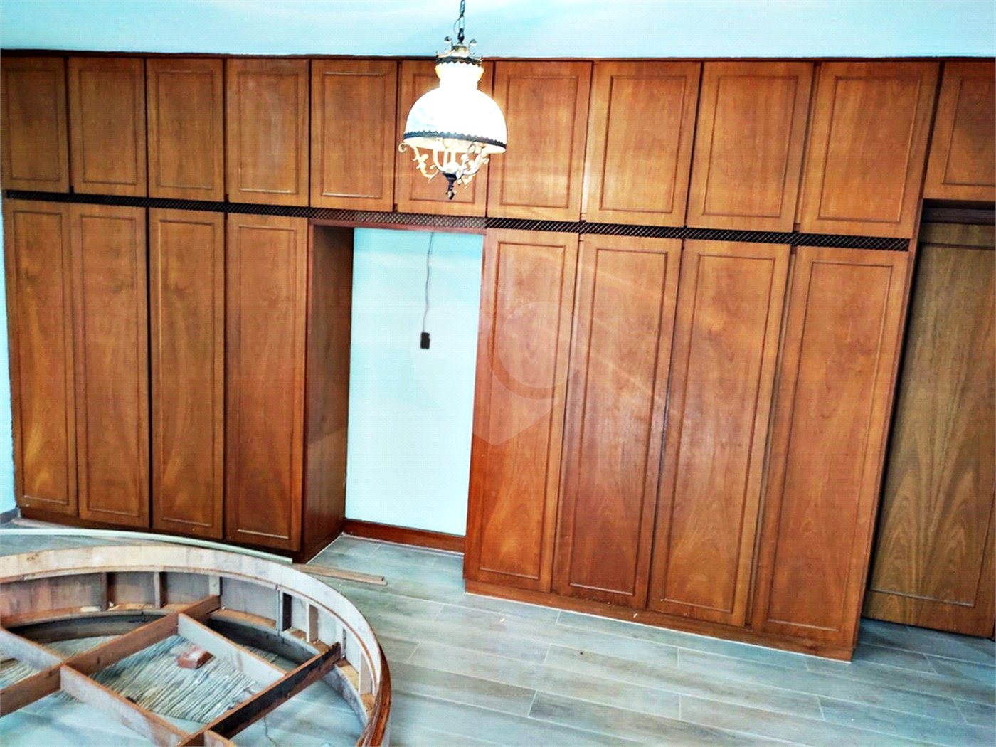 Sobrado à venda com 5 quartos, sendo 2 suítes, em Vila Nova Cachoeirinha, São Paulo, SP