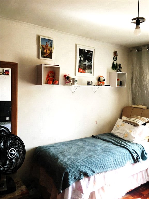 Sobrado à venda com 4 quartos, sendo 1 suíte,  em Vila Gomes, São Paulo, SP