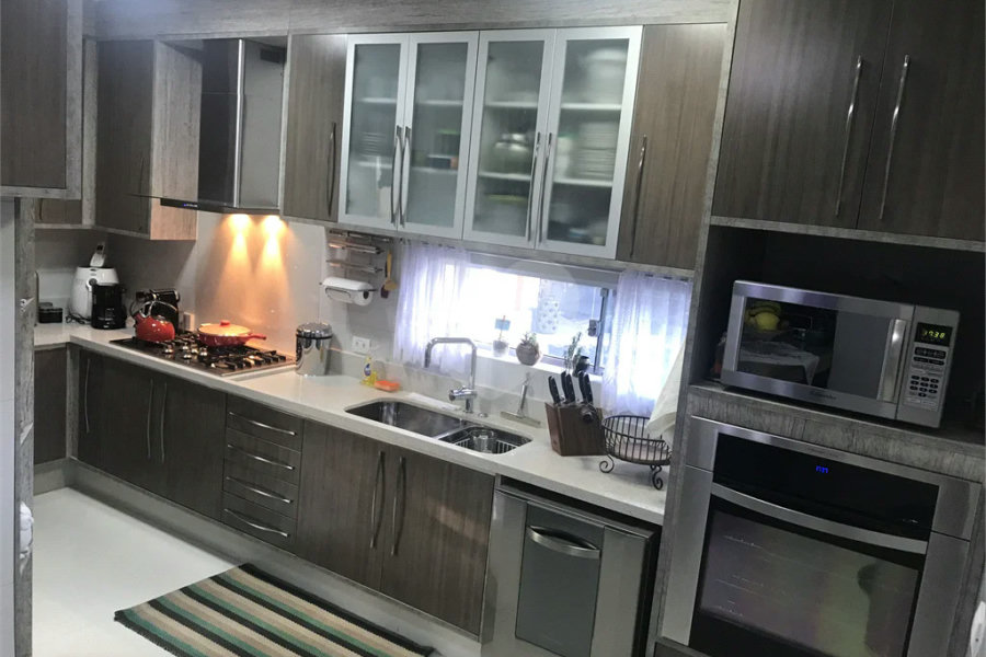 Sobrado à venda com 3 quartos, sendo 1 suíte, em Alto da Boa Vista, São Paulo, SP