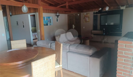 Casa à venda com 5 quartos, sendo 2 suítes,  em Rio Abaixo, Mairiporã, SP