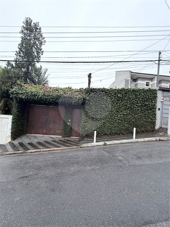 Casa à venda com 3 quartos, sendo 1 suíte, em Chora Menino, São Paulo, SP