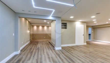 Casa à venda ou para alugar com 12 quartos, sendo 2 suítes,  em Alto da Boa Vista, São Paulo, SP