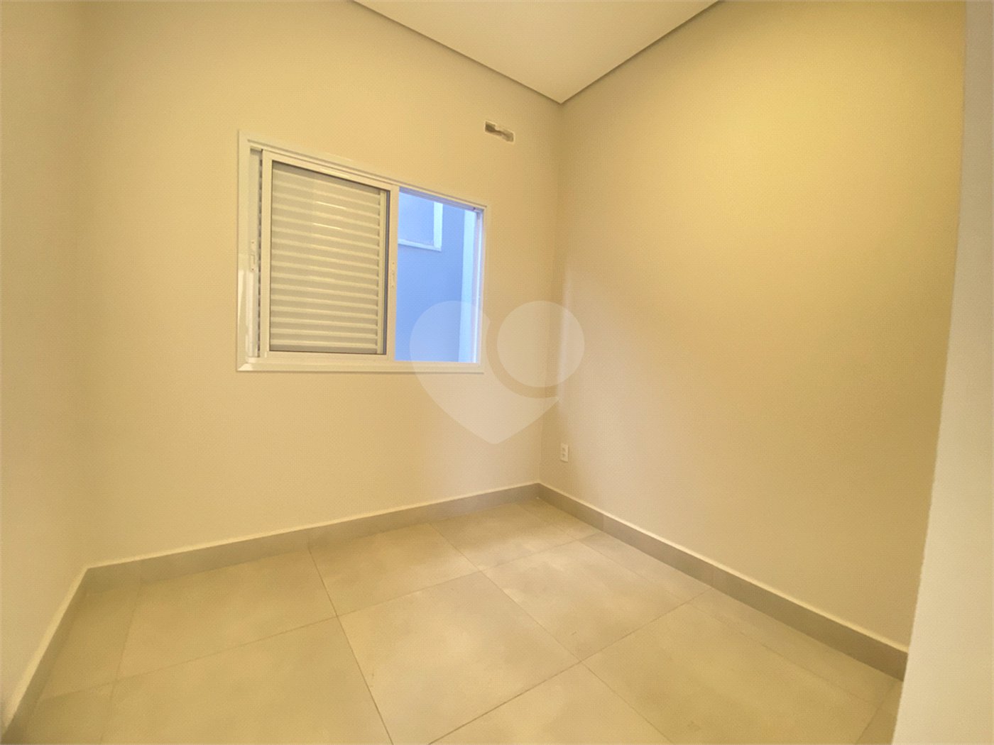 Casa à venda com 3 quartos, sendo 1 suíte, no condomínio Reserva Central Parque, Salto - SP
