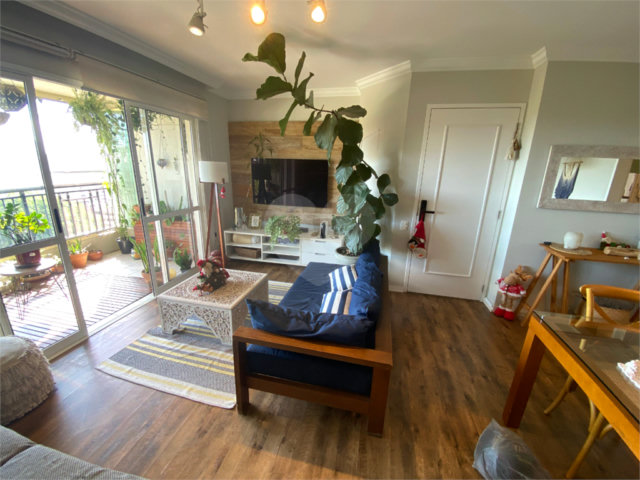 Apartamento à venda com 3 quartos, sendo 1 suíte,  em Chácara Santo Antônio, São Paulo, SP