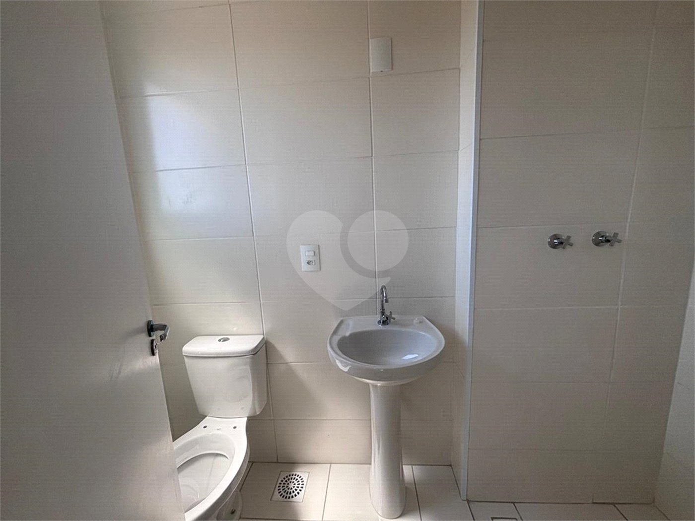 Apartamento à venda com 2 quartos, sendo 1 suíte,  em Vila Barão, Sorocaba, SP