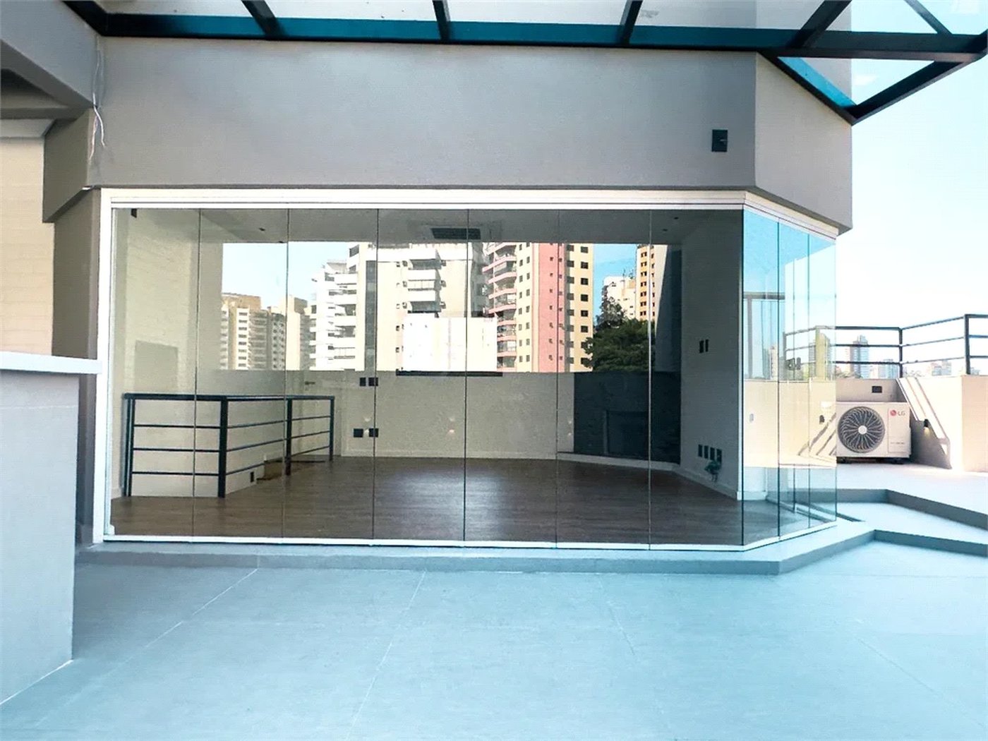 Cobertura à venda com 3 quartos, sendo 1 suíte,  em Vila Andrade, São Paulo, SP