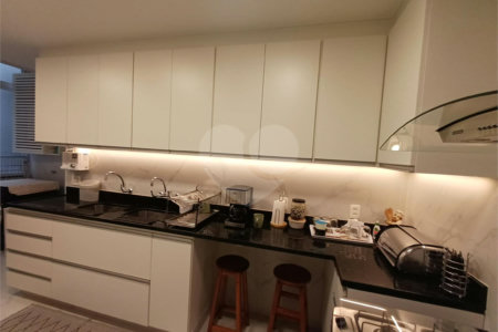 Apartamento à venda com 3 quartos, sendo 1 suíte, em Copacabana, Rio de Janeiro, RJ
