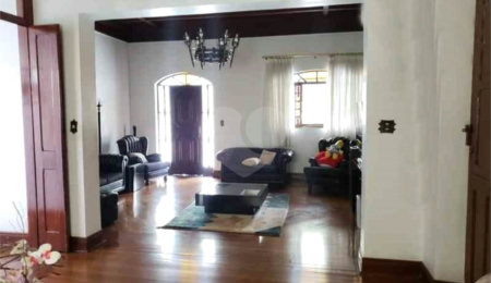 Casa à venda com 4 quartos, sendo 2 suítes,  em Horto, São Paulo, SP