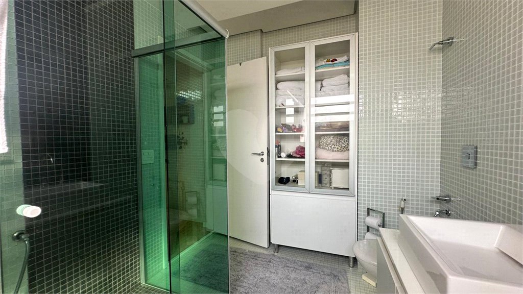 Apartamento à venda com 3 quartos, sendo 2 suítes, em Jardim Paulista, São Paulo, SP