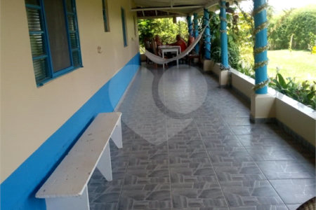 Chácara à venda com 5 quartos, sendo 2 suítes,  no Centro, Sarapuí, SP