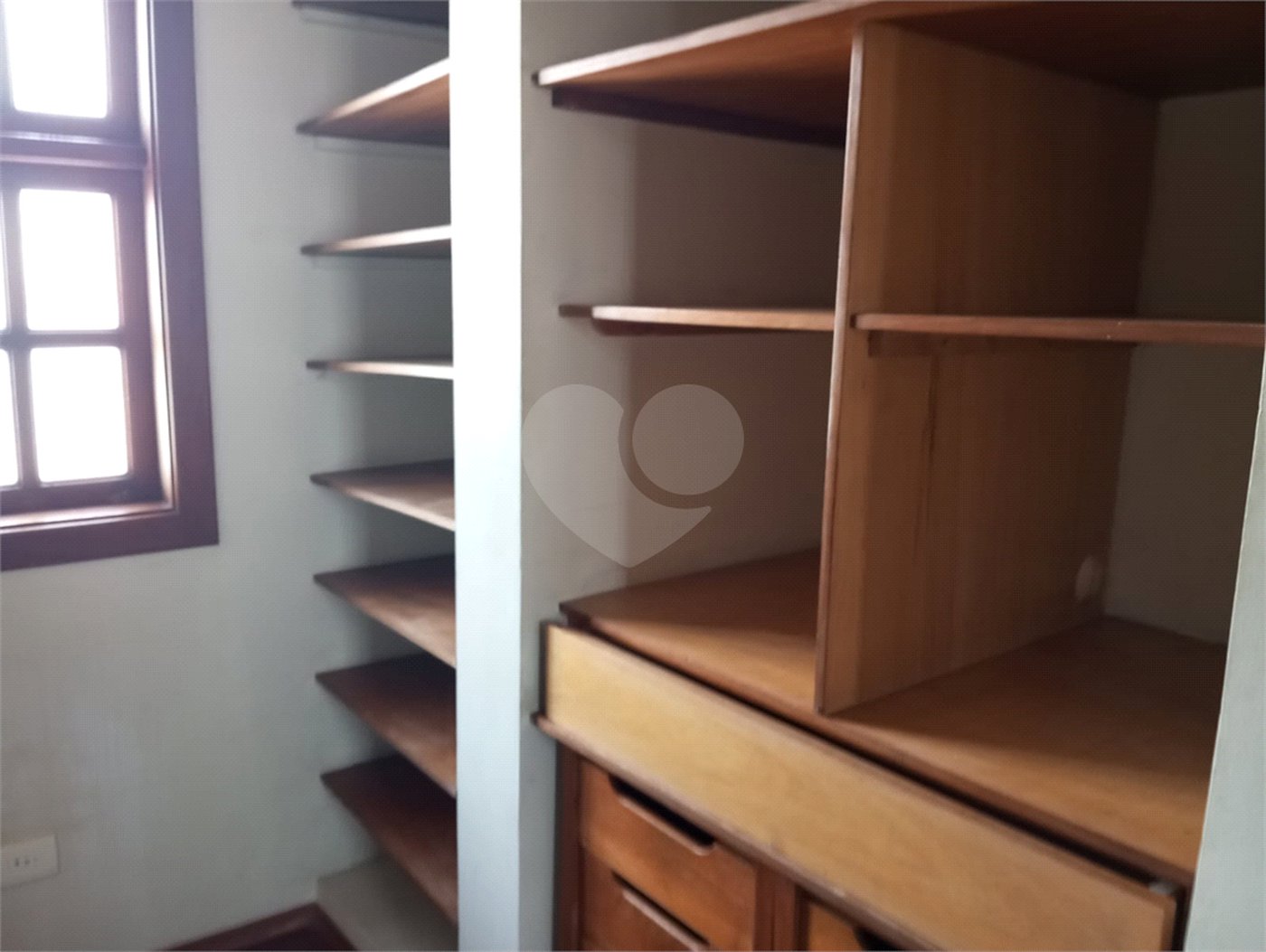 Casa à venda com 3 quartos, sendo 1 suíte, em Vila Nivi, São Paulo, SP