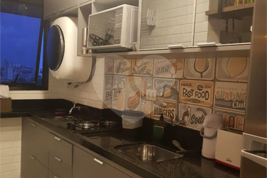 Flat à venda com 1 suíte em Santana, São Paulo, SP