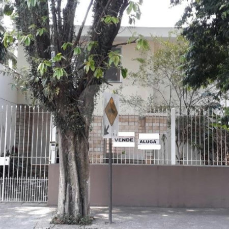 Sobrado à venda com 3 quartos, sendo 1 suíte, em Campo Belo, São Paulo, SP