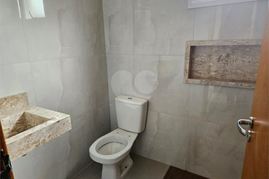Sobrado à venda com 3 quartos, sendo 1 suíte, em Vila Romero, São Paulo, SP