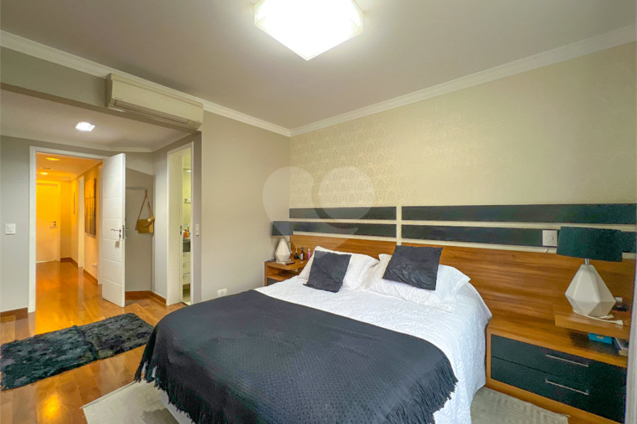 Casa à venda com 4 quartos, sendo 2 suítes,  no condomínio Floradas da Serra, São Paulo - SP
